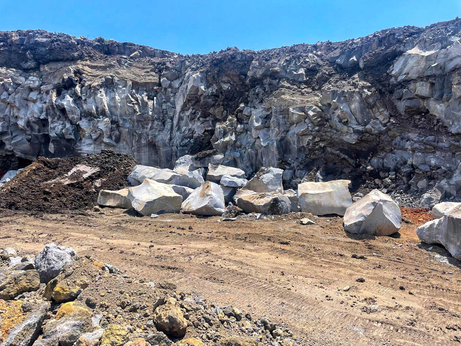 Estrazione e fornitura di pietra lavica dell'Etna 17
